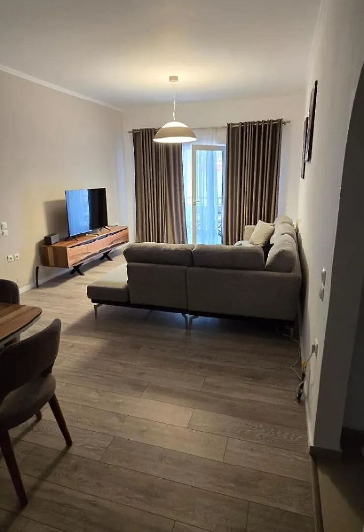 Safari Apartments Sarandë