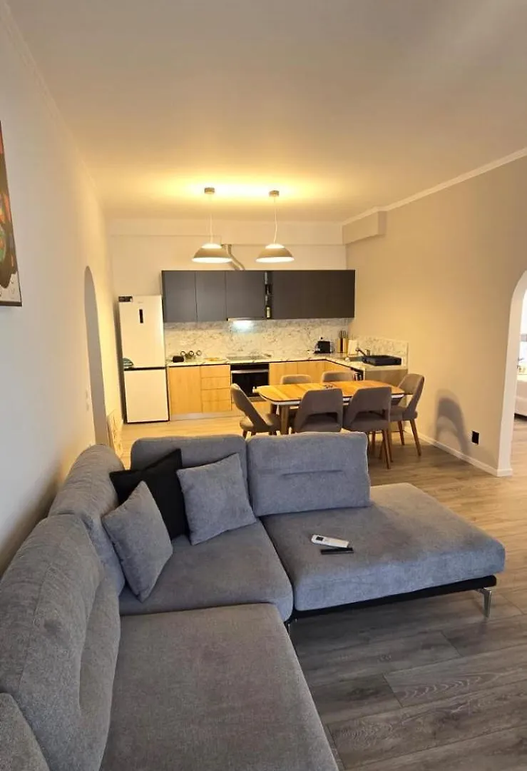 Safari Apartments Sarandë